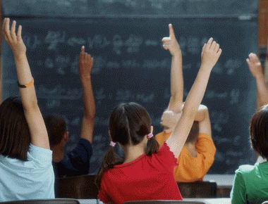 Μαθητής στην Πάτρα σταμάτησε το σχολείο γιατί δεν έχει παπούτσι να φορέσει